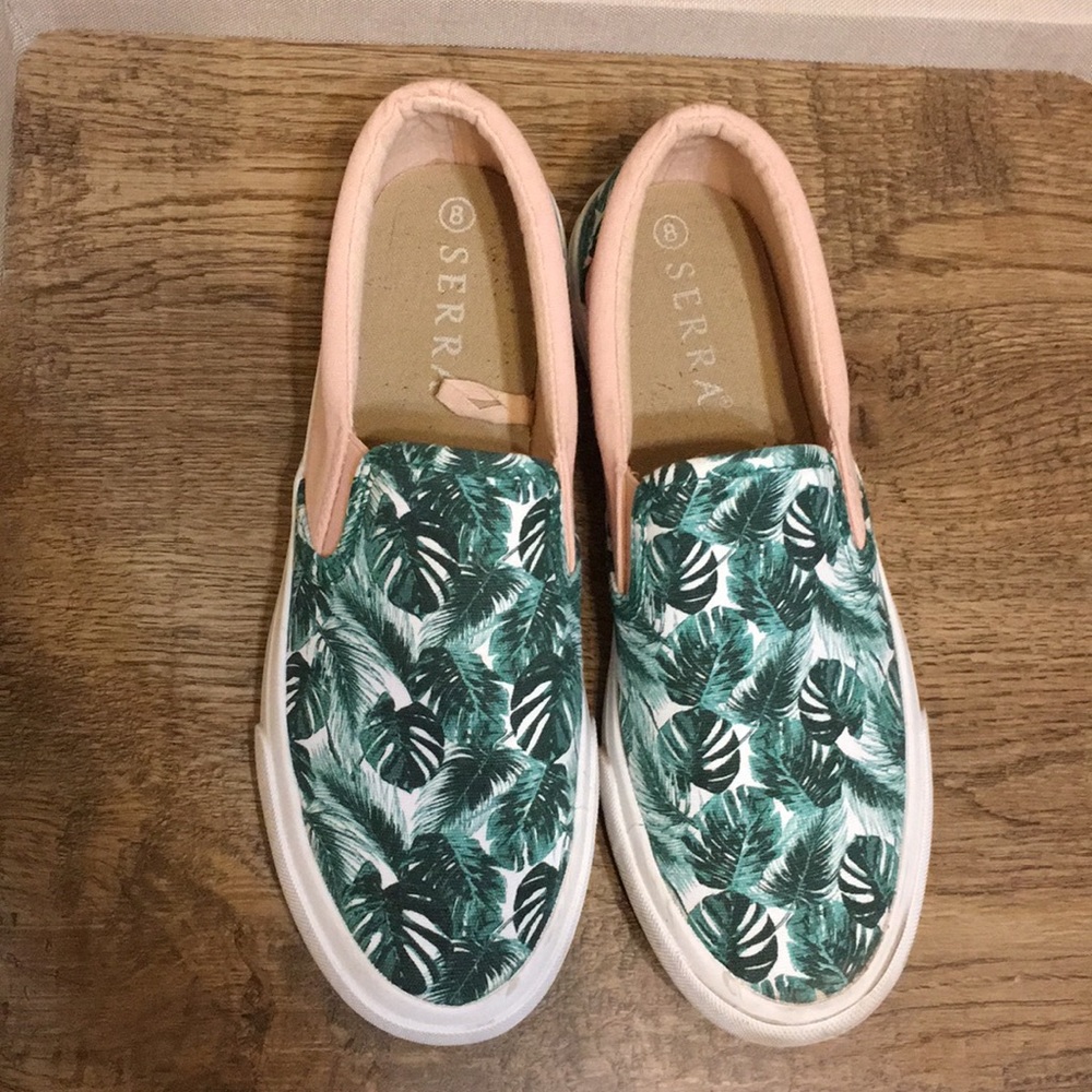 Monstera print sneakers